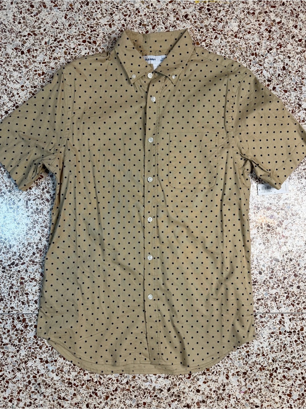 Old Navy Tan Short-Sleeve Button-Down Shirt with Black Polka Dots Men’s S